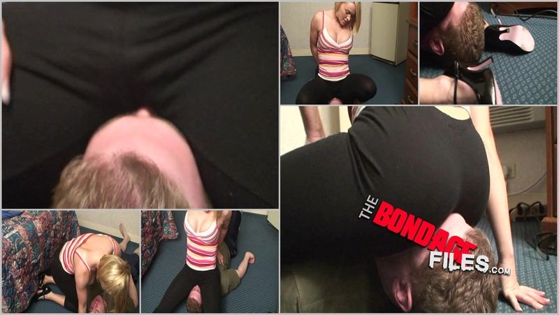 Krissy Lynn in tight pants [2020, FemdomArmy, Facesitting, asslicking, pissing, 480p]