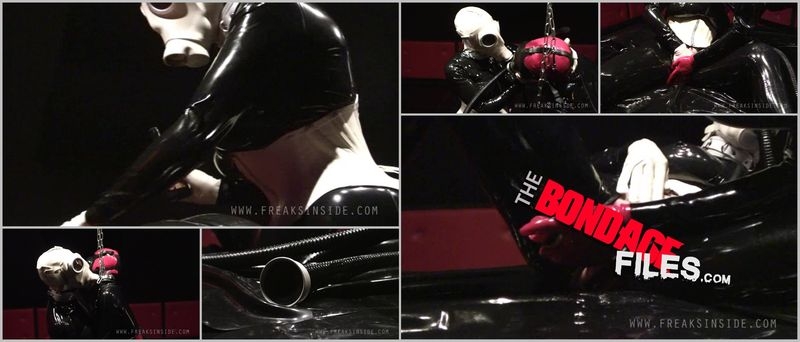 2007-12-25 gasmask rubberplay [2007, FreaksInside, bondage, fetish, latex, 360p, SiteRip]