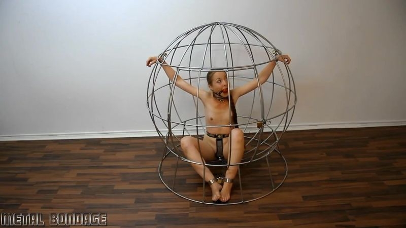 MB254 - Pling in the Globe Cage