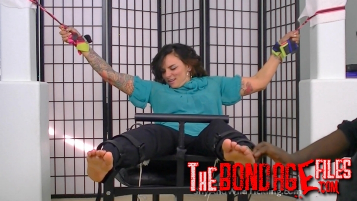 TickleHotness – Hot Feet Off The Street 13 – Shana Mac