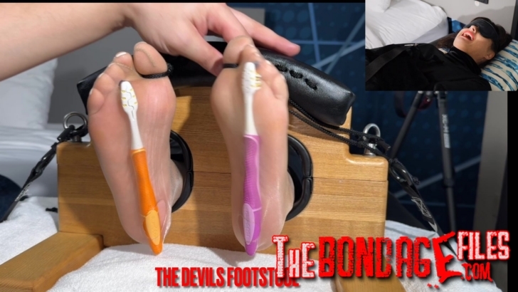 TheDevilsFootstool – Ticklish Mummy LilMizzUnique