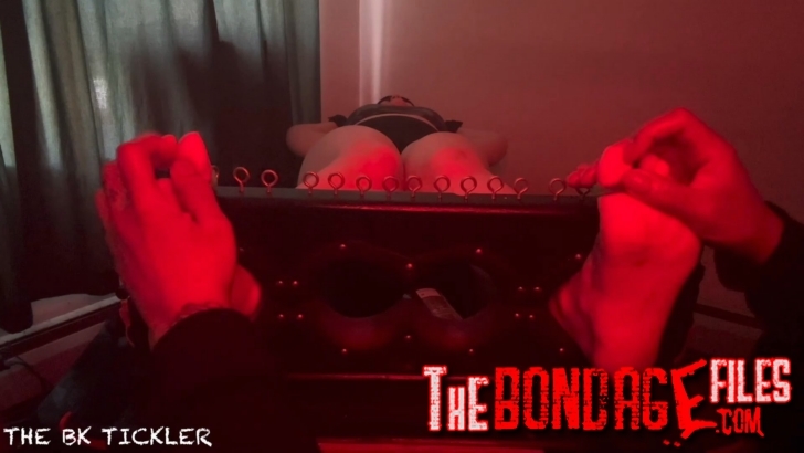 TheBKTickler – THE RED LIGHT SPECIAL FAE'S 20 MINUTES OF TICKLE HELL! – PART 1- mff, TicklingFeet