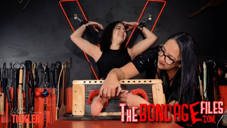 Valentina'sTicklingProductions – Lily and the Edge of Tickling- ff,  TicklingFeet, TicklingUpperBody